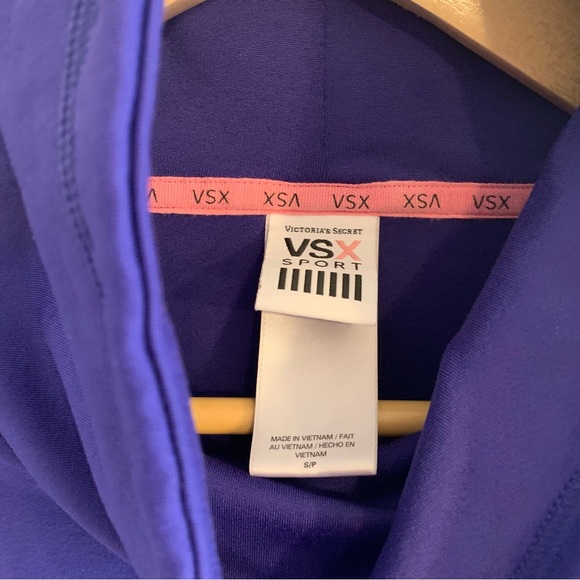 Victoria Secret Sport Workout Top - Picture 2 of 3